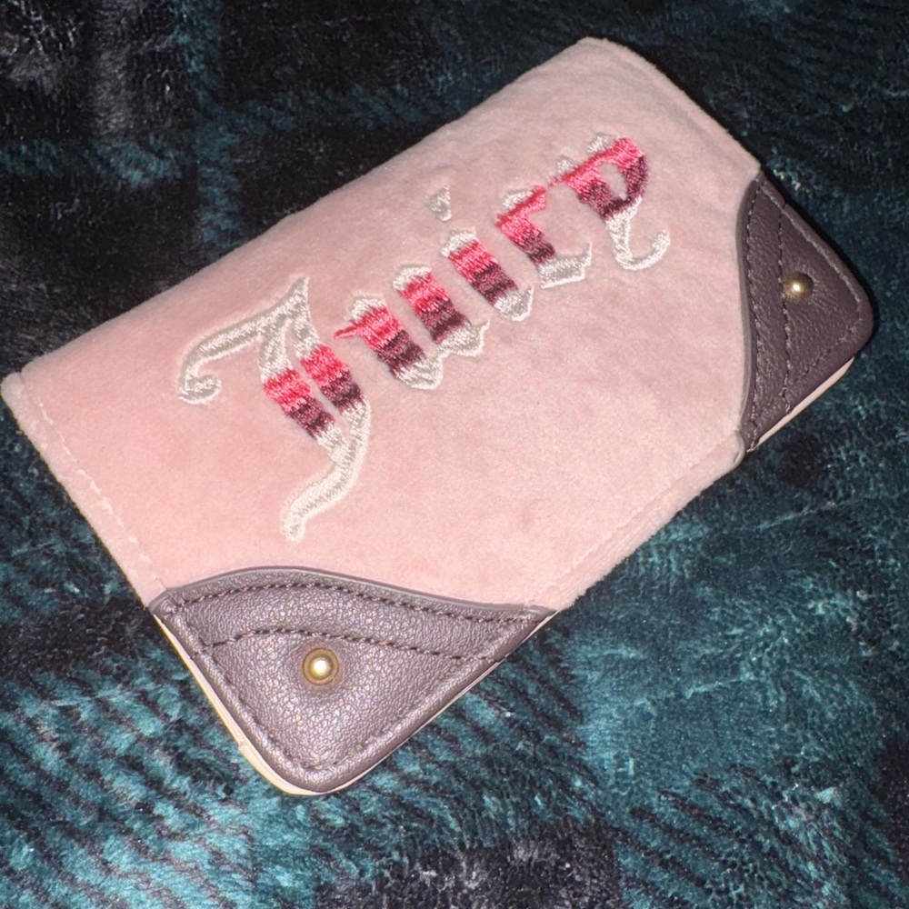⭐️SOLD⭐️ Juicy Couture Pink Wallet